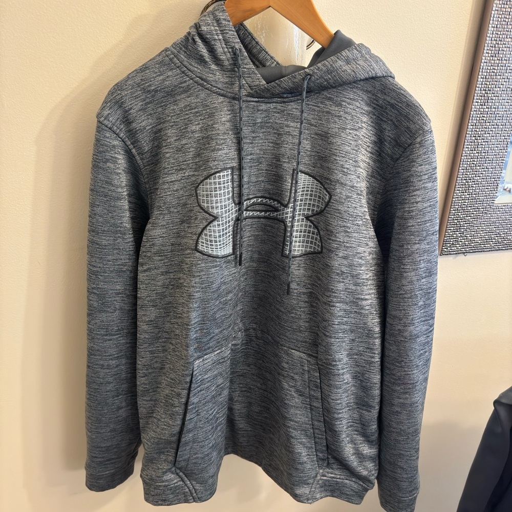 Mens UA hoodie